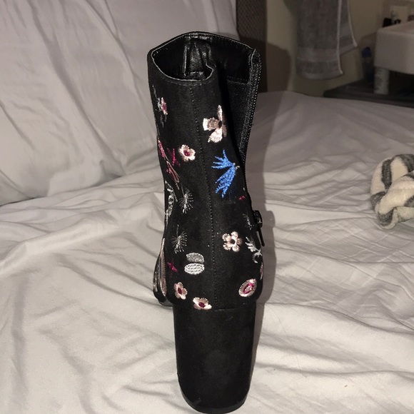 NEVER BEEN WORN floral booties - Picture 2 of 3